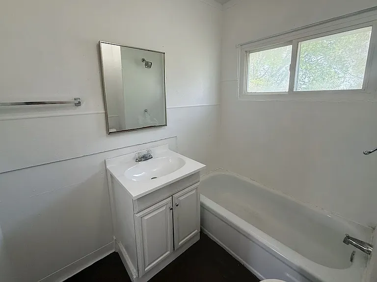 724 S Linden Ave — Photo 11