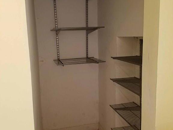 3rd image of 6442 N Glenwood Ave APT 2