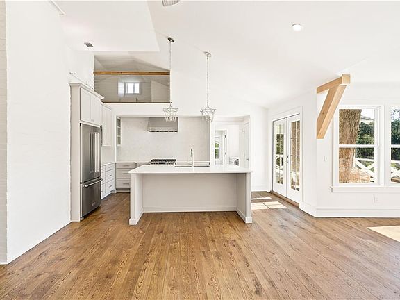 5th image of 108 Wesley Oak Dr