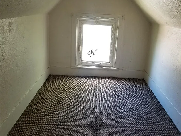 129 Elm Rd NE #3 — Photo 3