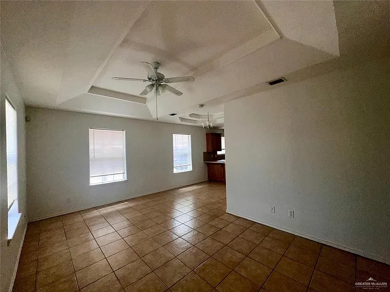 808 N Cross Ln #3 — Photo 3