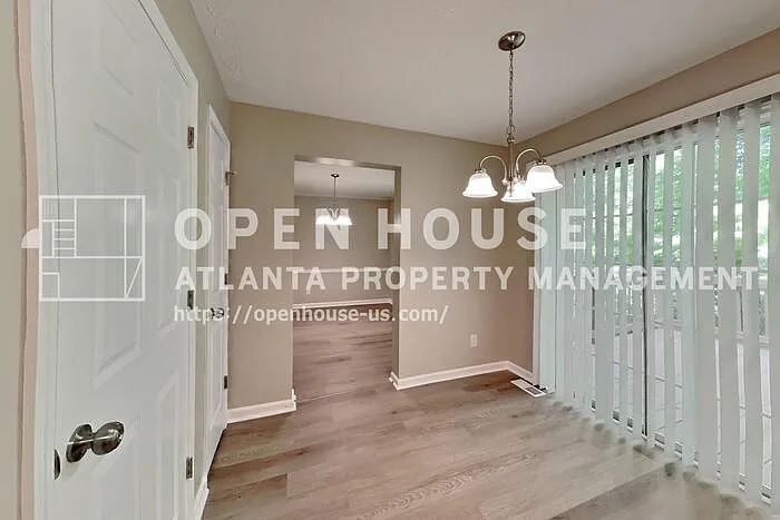 3468 Erin Gln NW — Photo 7
