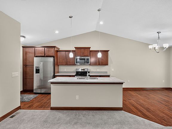 4th image of 5302 SE 24th St