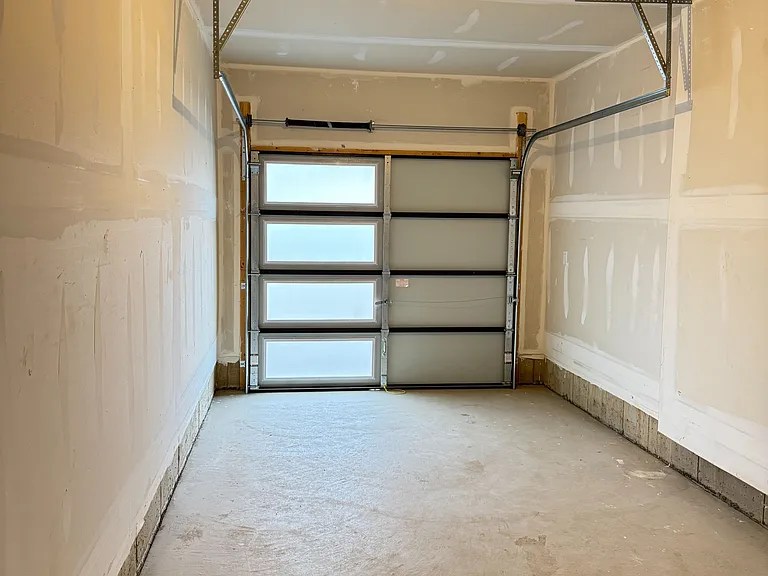 52 Cresthaven Hts — Photo 30