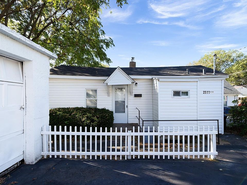 1st image of 2511 Bredell Ave