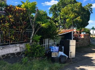 1627 Pohaku St, Honolulu, HI 96817
