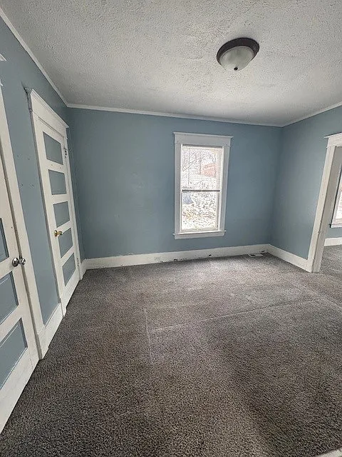 3 bed, 1.5 bath, 2078 sqft, $2,400 — Photo 4