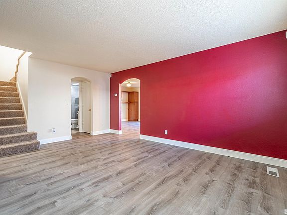 4th image of 3181 Myles Dr