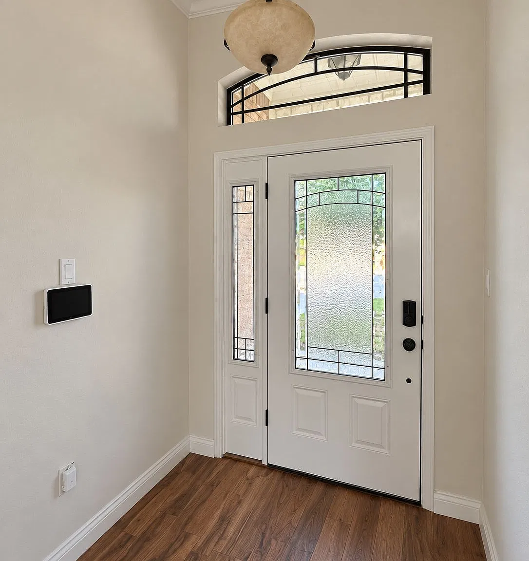 3 bed, 1925 sqft, $1,925 — Photo 2