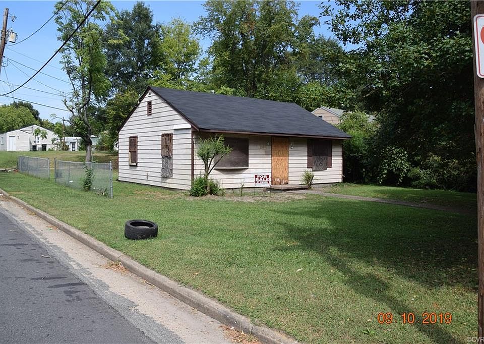 2nd image of 2300 Creighton Rd