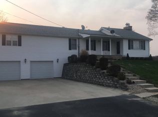 8615 Davis Ln, Godfrey, IL 62035