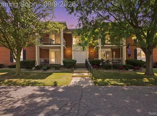1870 Fort St APT 8, Trenton, MI 48183