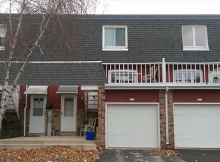 5117 S Camelot Ln #5117, Greenfield, WI 53221