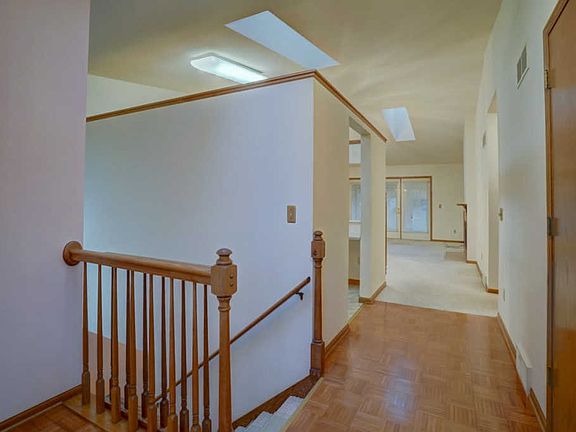 3rd image of 503 Kensington Sq