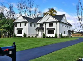 19 Meadowbrook Rd, Upper Saddle River, NJ 07458