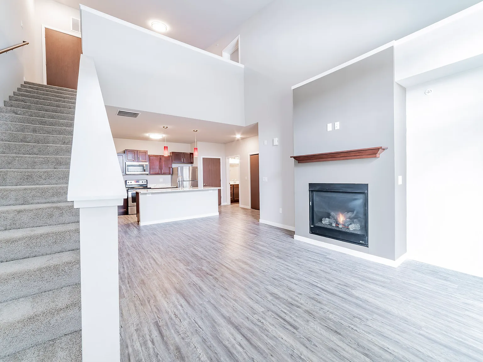 Mammoth Springs Apartments & Townhomes — Photo 2