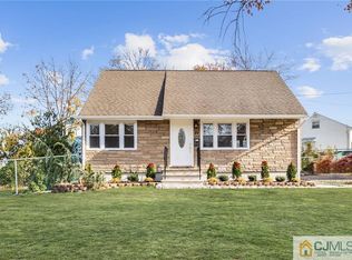 21 Reynolds St, Iselin, NJ 08830