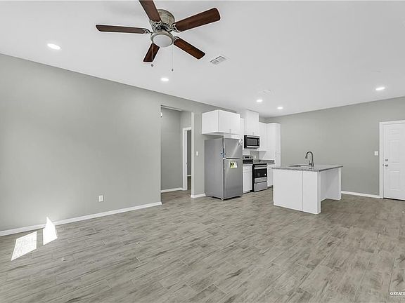 4th image of 1500 Heritage Dr #3