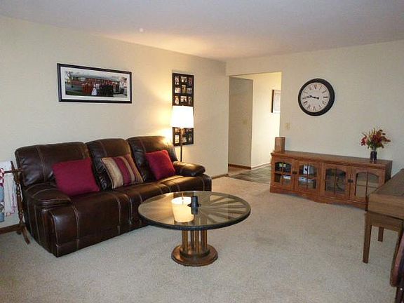 4th image of 108 Oak Meadows Dr