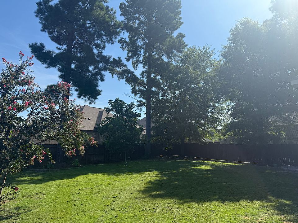 2nd image of 702 Gus Ct