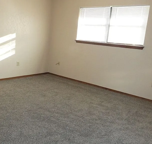 6410 SW Glenhaven Ave — Photo 9