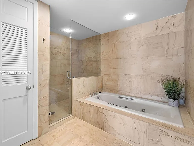 5245 Fisher Island Dr #5245 — Photo 29