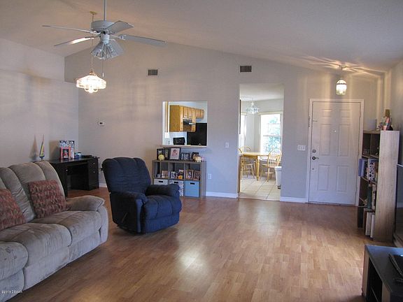 2nd image of 411 Bushnell Park Ct