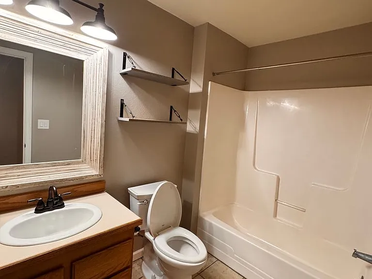 1327 NW Vallejo Dr — Photo 7