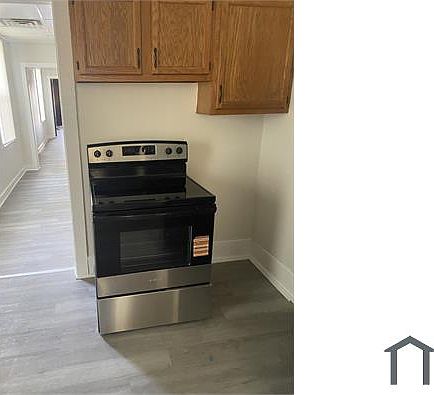 3rd image of 2131 Rowan St
