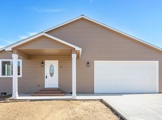 1412 Singh Ln, Sunnyside, WA 98944
