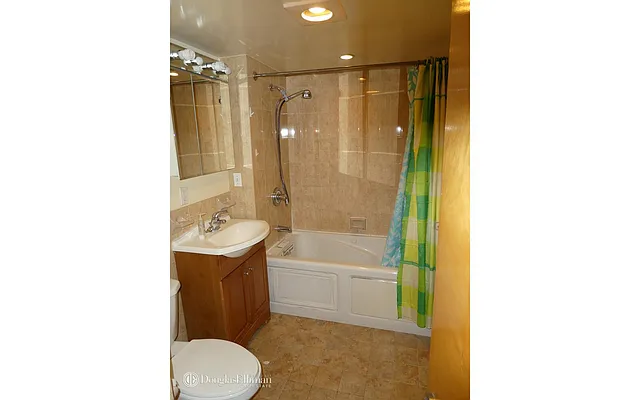 Rented by Douglas Elliman | media 21