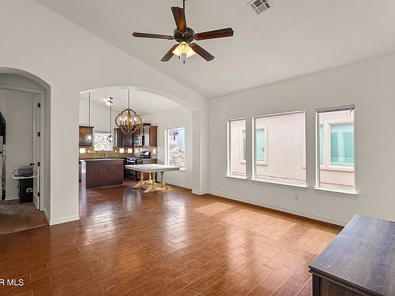 3rd image of 13582 Everingham St