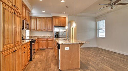 2nd image of 16 Dockside Dr