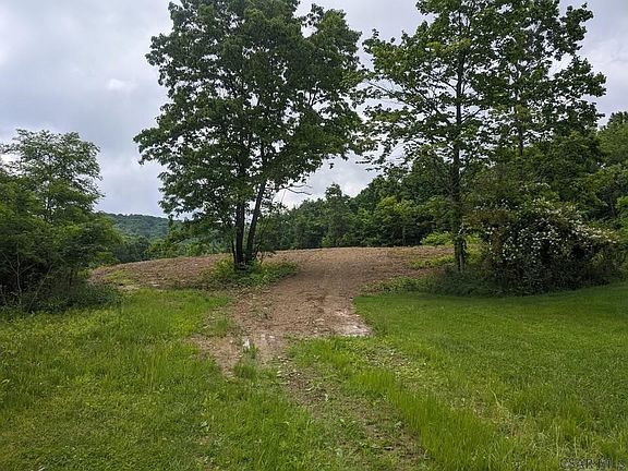 3rd image of Berkshire Dr