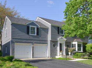 1243 Forest Glen Dr N, Winnetka, IL 60093