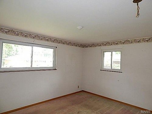 3rd image of 2414 Netherwood Dr