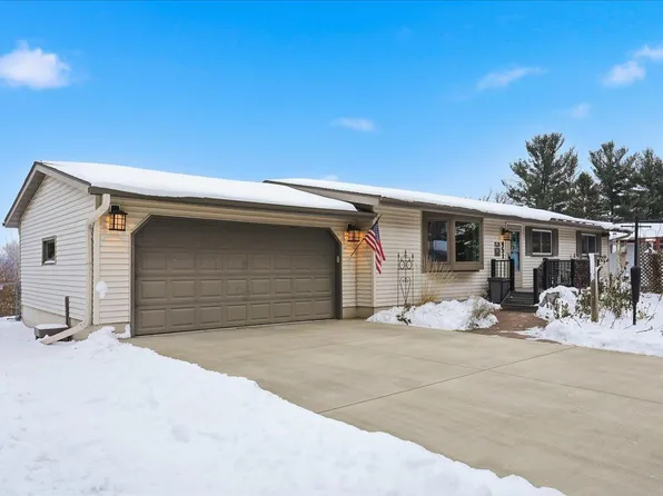 451 E Johnson St, River Falls, WI 54022