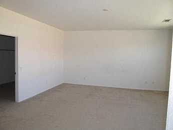 3rd image of 37296 Bradford Dr