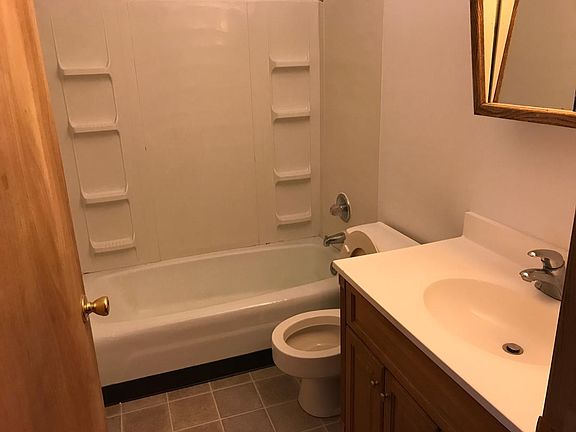 4th image of 504 College Ave APT 2W