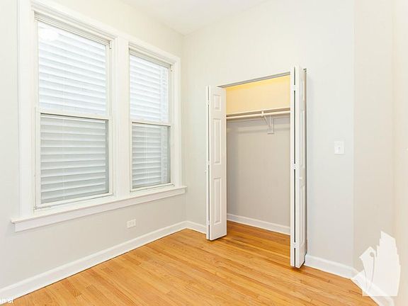 5th image of 1914 W Henderson St #1217