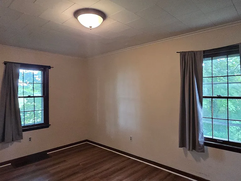 13497 Center Rd — Photo 16