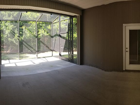 4th image of 265 W Adelaide Dr