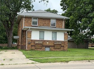 255 N 27th St, Decatur, IL 62521
