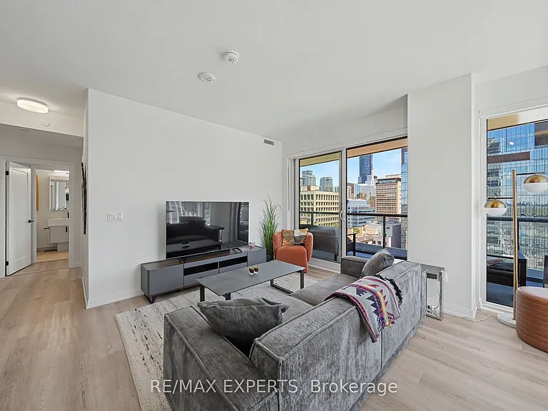 280 Dundas St W #1805 — Photo 12