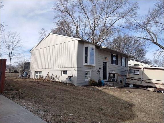 3rd image of 9600 Wallace Ave