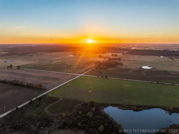 220 S East St, Afton, OK 74331