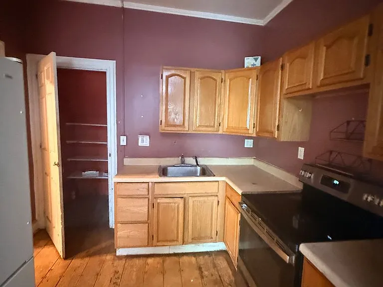 102 S Main St — Photo 3