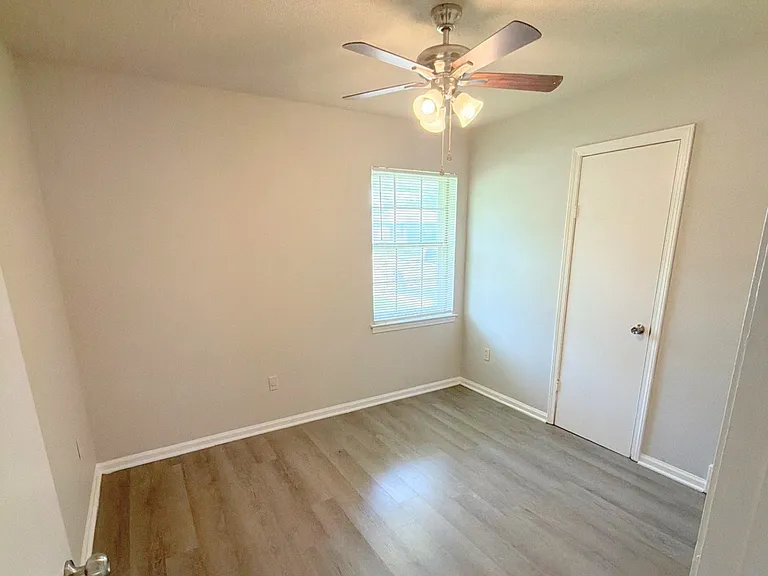 4767 Bradford Dr — Photo 19