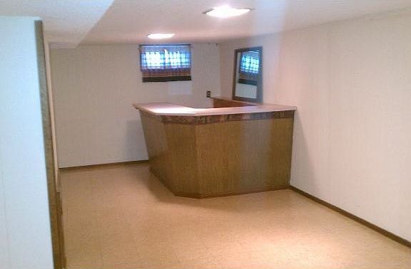 3rd image of 2860 W 72nd St