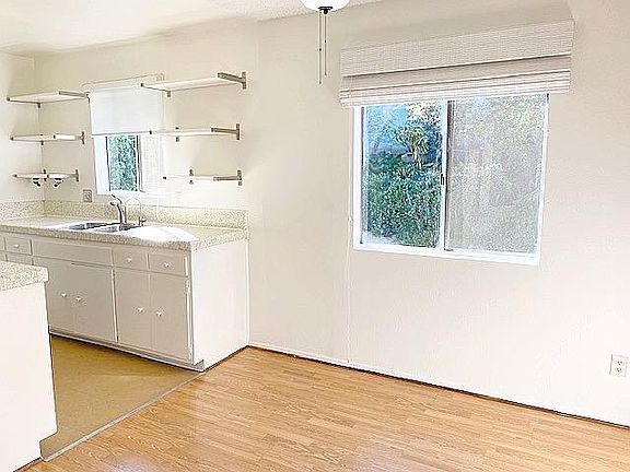 3rd image of 1467 Silver Lake Blvd